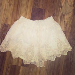 Adorable Soft Lacey Shorts off white